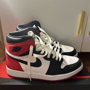 Air Jordan 1 retro high satin toes